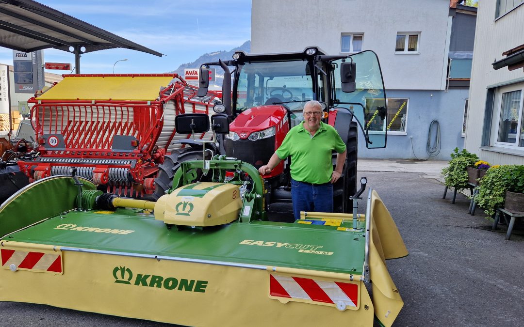 Krone Frontmähwerk an Guido Pfiffner