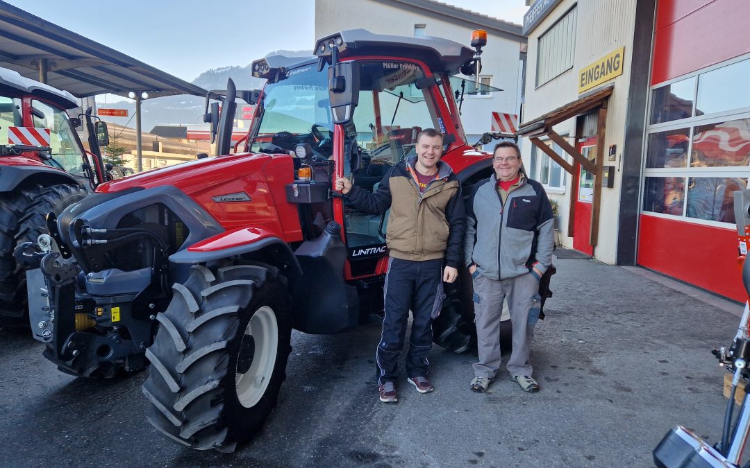 Lindner Lintrac 100 an Familie Müller