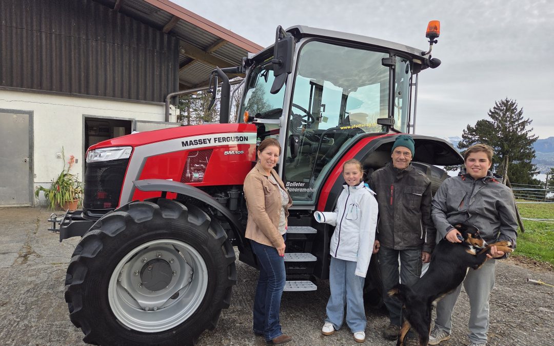 Massey Ferguson 5M.105 an Familie Bolleter