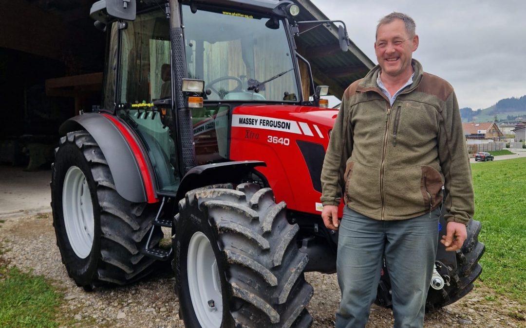Massey Ferguson 3640 an Robert Widmer